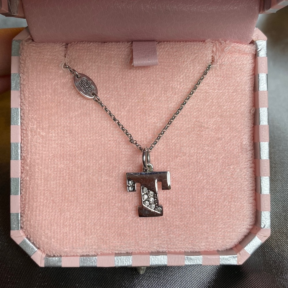 Juicy Couture Silver Initial T necklace